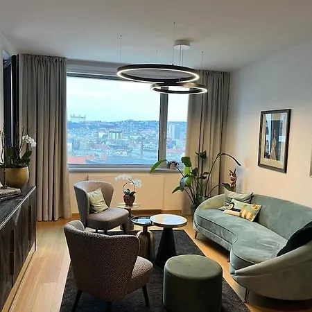 Luxury Flat In Sky Park, Castle View, Free Parking Lägenhet *