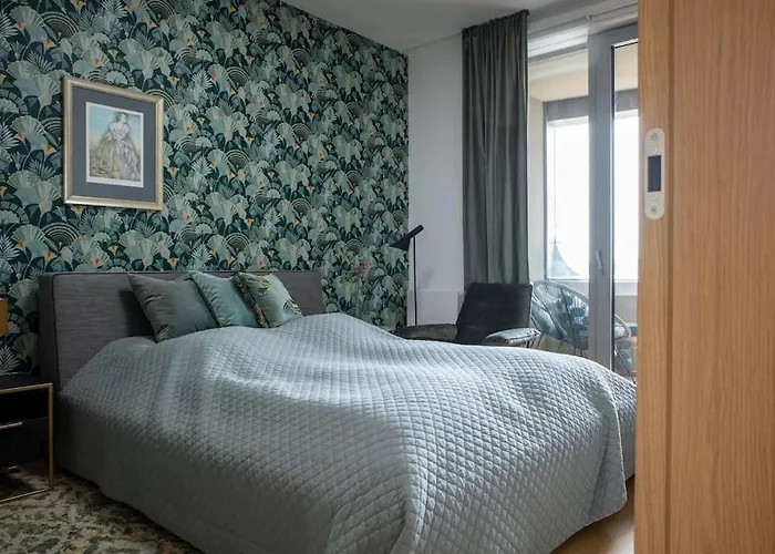 Luxury Flat In Sky Park, Castle View, Free Parking