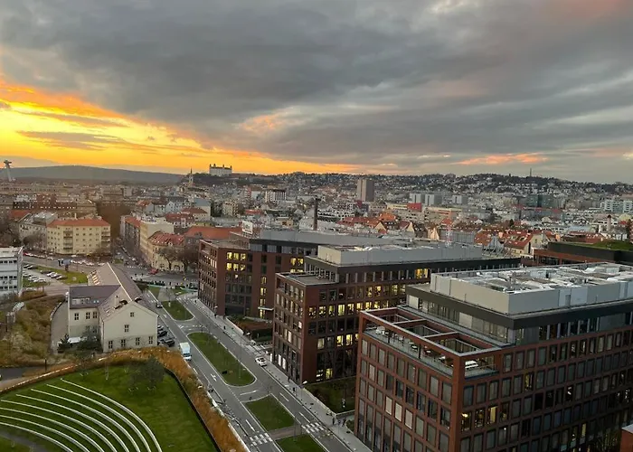 Luxury Flat In Sky Park, Castle View, Free Parking Appartement Bratislava