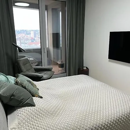 Luxury Flat In Sky Park, Castle View, Free Parking Bratislava