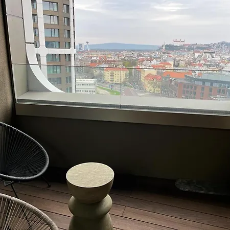 Luxury Flat In Sky Park, Castle View, Free Parking Apartamento Bratislava