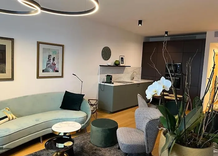 Luxury Flat In Sky Park, Castle View, Free Parking * 布拉迪斯拉发