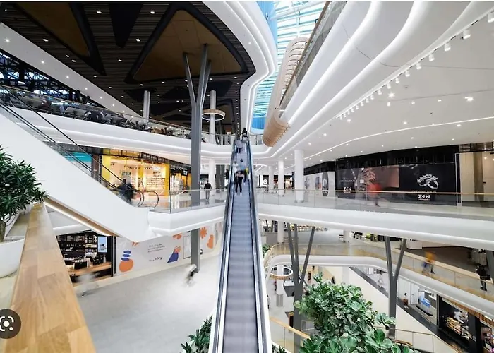 Luxury Flat In Sky Park, Castle View, Free Parking 公寓 *