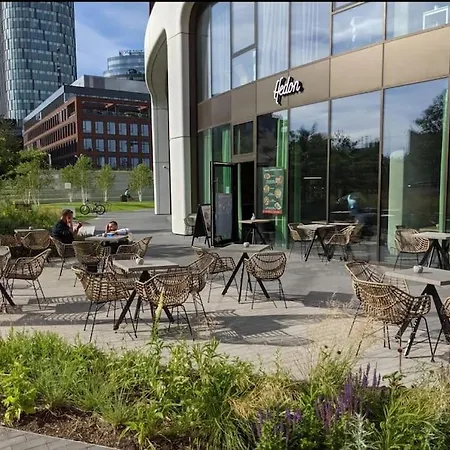 Апартаменти Luxury Flat In Sky Park, Castle View, Free Parking Братислава