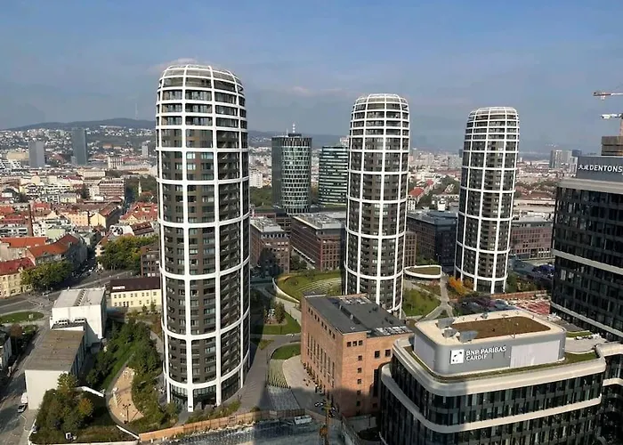 Apartmán Luxury Flat In Sky Park, Castle View, Free Parking Bratislava